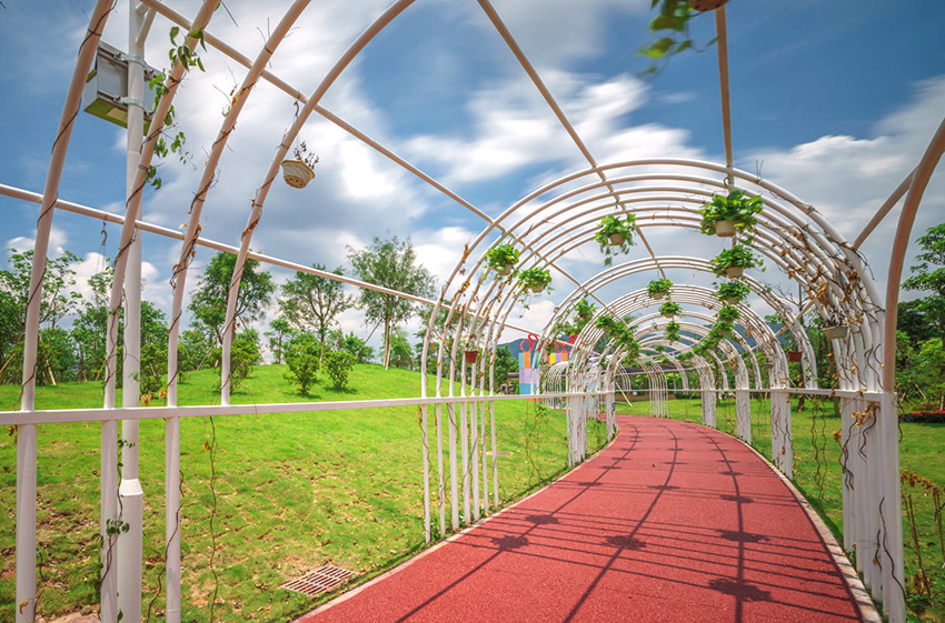 戶外游樂設(shè)施